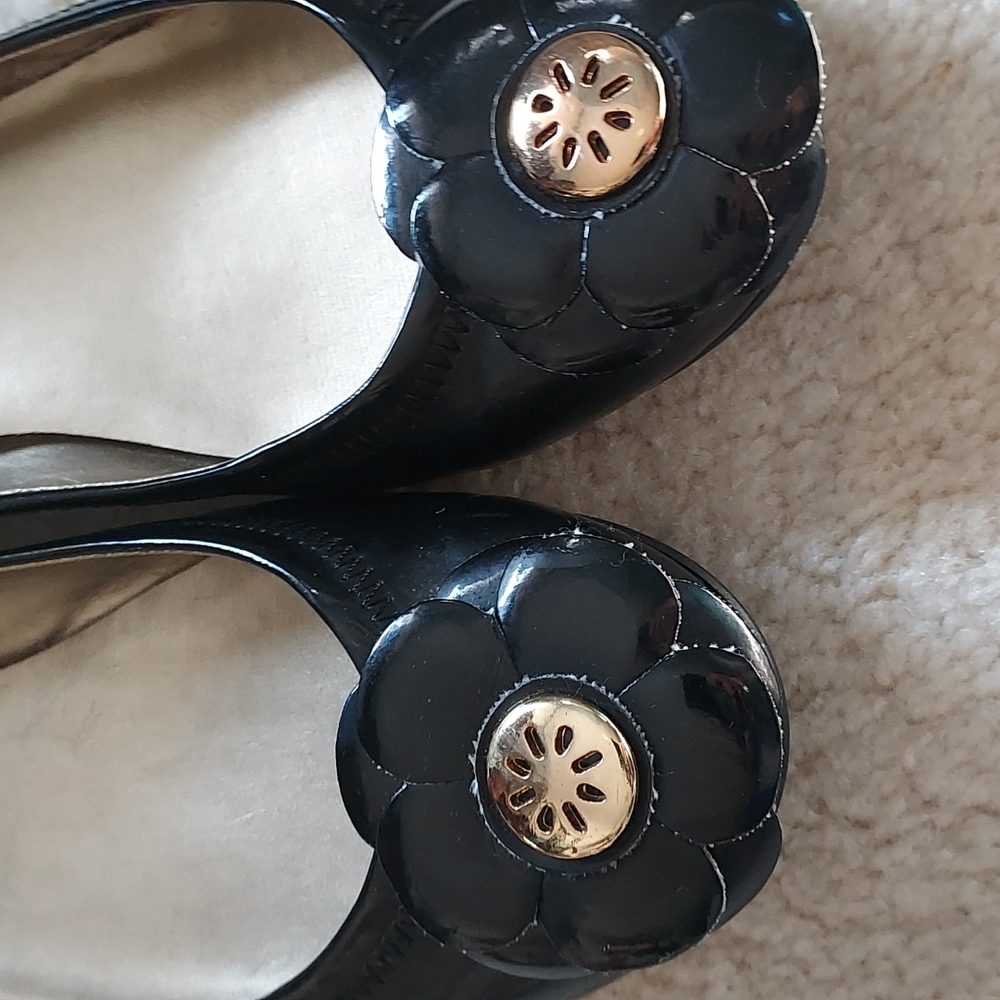 Anne Klein black Patent leather ballet flats silver button flower - Picture 2 of 7